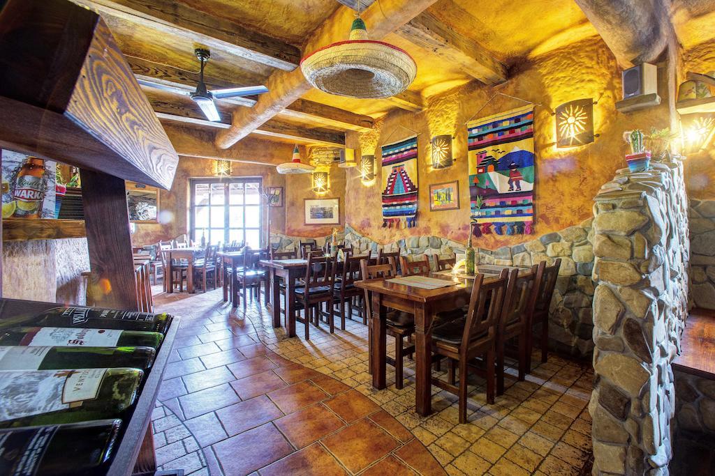 Xavito Bed and Breakfast Sanok Buitenkant foto